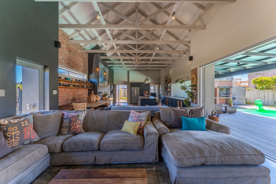 4 Bedroom Property for Sale in Cape St Francis Eastern Cape